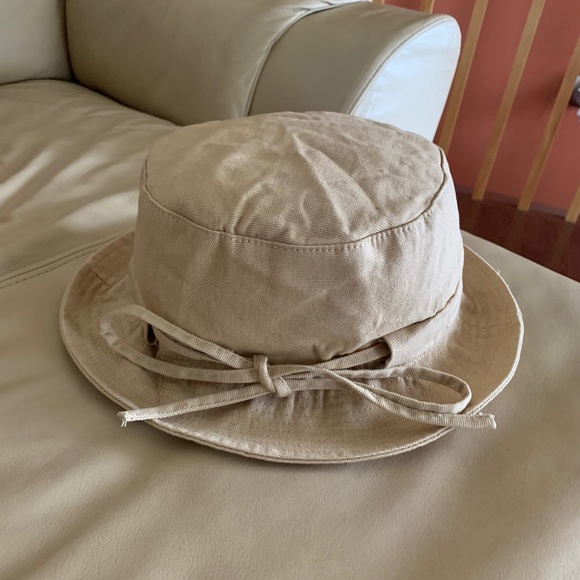 JACQUEMUS Beige Le Papier 'Le Bob Gadjo' Hat - Picture 6 of 11